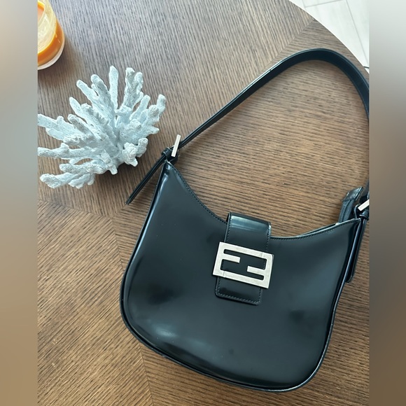 Fendi Shoulder Bag Black - Leather Bag - Mama Baugette - Picture 1 of 3